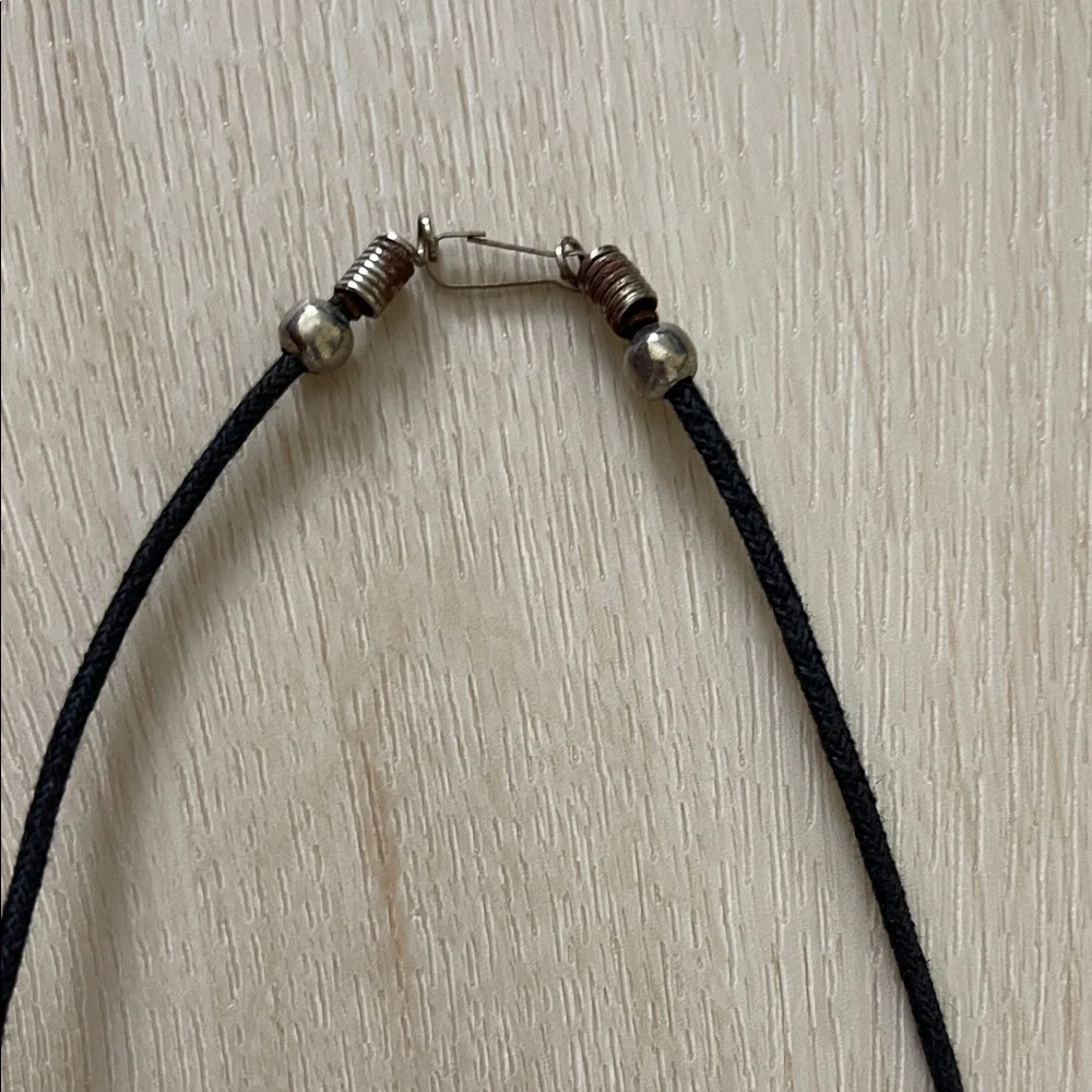 Fun shell pendant chocker necklace one-size unisex new